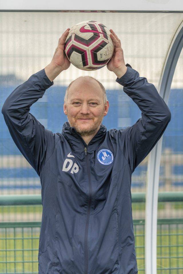 Dave-Pounder-football-Newark-girls